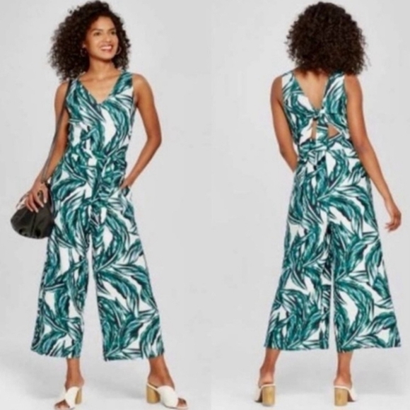 Who What Wear Palm Leaf Tie Back Jumpsuit - Picture 1 of 15